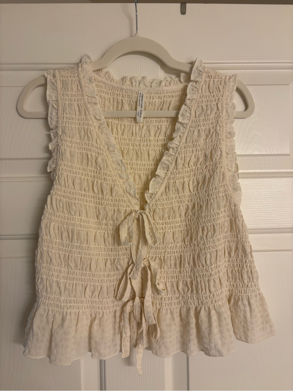 American Eagle NWOT Smocked Cream Ruffle Tie-Front Women’s Top